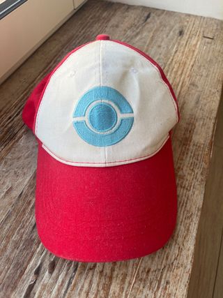 Gorra Pokémon Roja y Blanca
