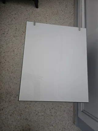 Mesitas de noche IKEA MALM Negra, con cristales