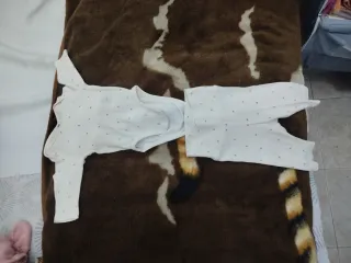 Mono bebé peluche blanco y pijamas 0-3 meses