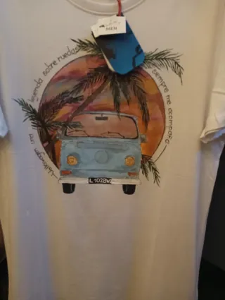 CAMISETAS PINTADAS A MANO DE COCHE CLÁSICO.