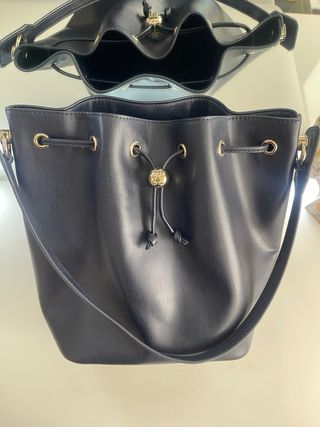 Iconic Tommy Hilfiger Bucket Bag Auténtico