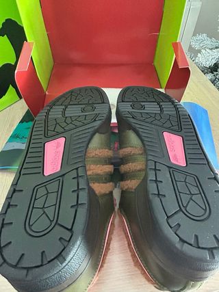 Adidas Simpsons Treehouse Caja Edición Especial