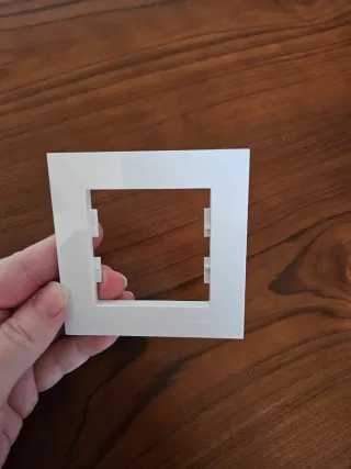 Marco embellecedor para interruptor