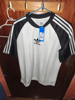 *nueva* Camisa Adidas talla M