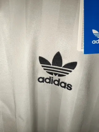 *nueva* Camisa Adidas talla M