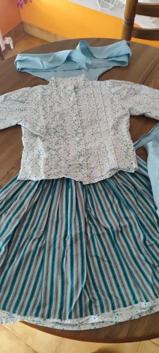 Traje caserita talla 4