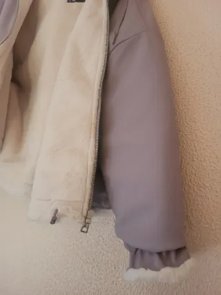 Abrigo morado y beige Talla M