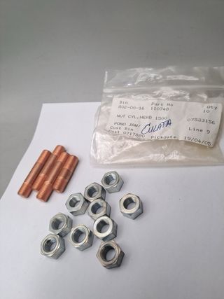 110748 Tornillos culata Triumph 1500