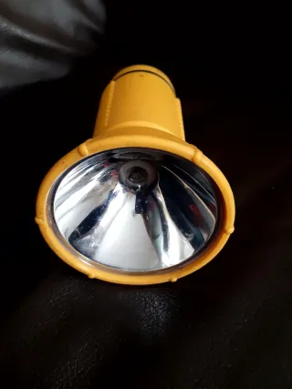 Linterna lámpara farol. 3 en uno