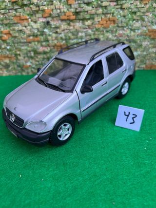 Mercedes-Benz ML – Maisto – Escala 1:24