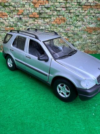 Mercedes-Benz ML – Maisto – Escala 1:24