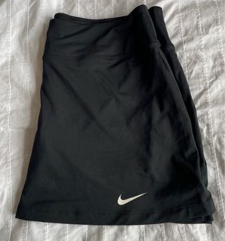 Falda deportiva Nike negra