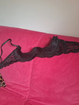 Lencería negra de encaje