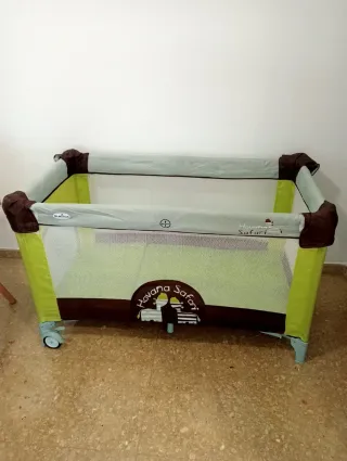 Cuna de viaje con funda