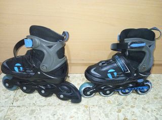 Patines en línea negros y grises