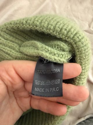 Gorra de invierno verde desgastada