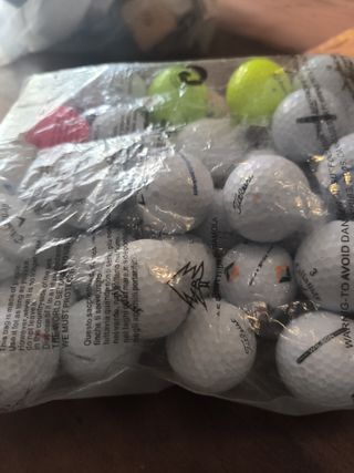 Bolas de golf Srixon y TaylorMade