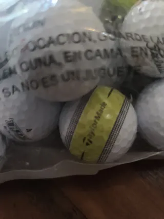 Bolas de golf Srixon y TaylorMade