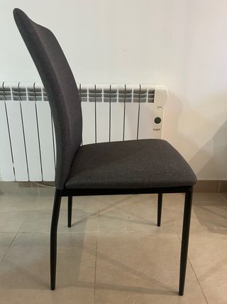 Mesa extensible madera + 4 sillas grises