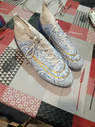 Botas de fútbol Nike Talla 45