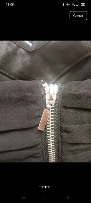 Vestido corto strapless negro fruncido