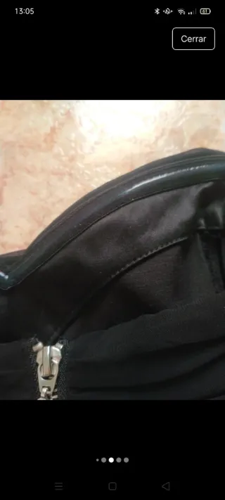 Vestido corto strapless negro fruncido