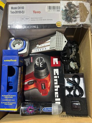 Lote de artículos electrónicos y herramientas