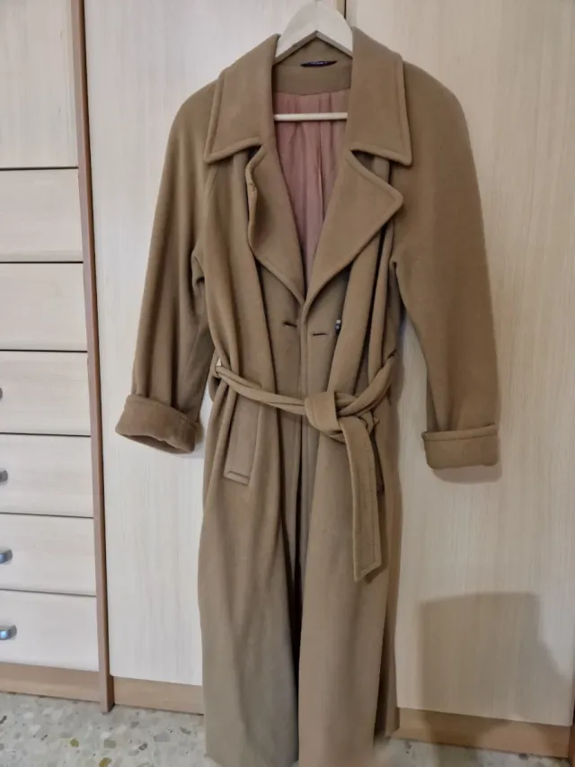 Abrigo de paño marrón