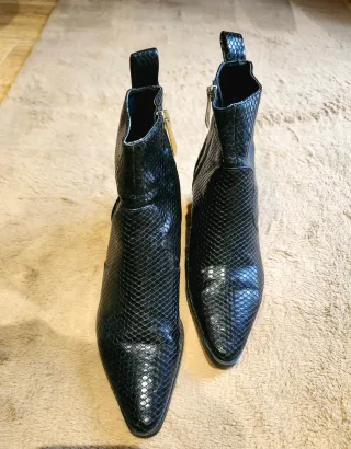 Botines Zara Piel Serpiente Negros