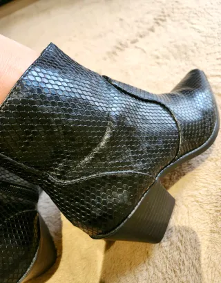 Botines Zara Piel Serpiente Negros