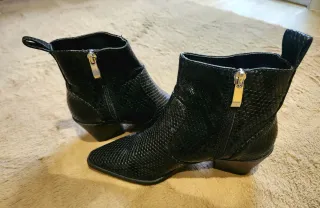 Botines Zara Piel Serpiente Negros