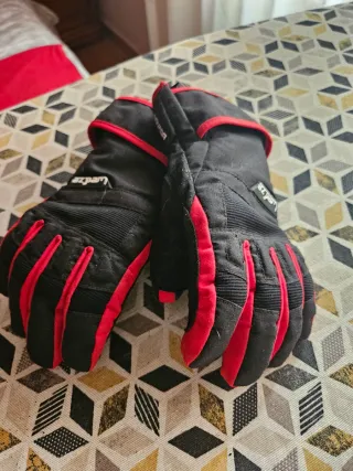 Guantes de nieve Wedze niño negros y rojos