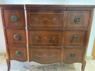 Mueble recibidor y espejo estilo antiguo