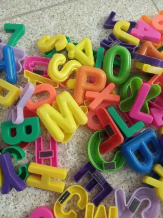 Imanes letras y números colores