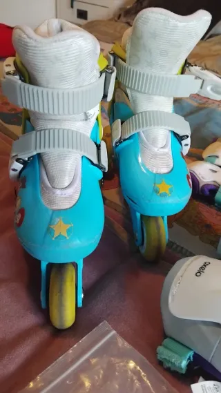 Patines infantiles en línea + protecciones