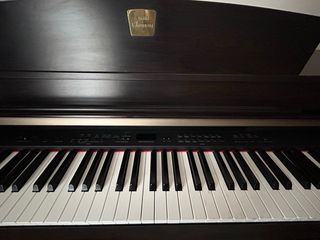 Piano Digital Yamaha Clavinova CLP-330