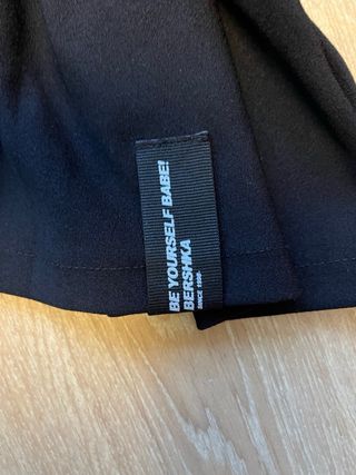 Falda plisada Bershka negra talla XS