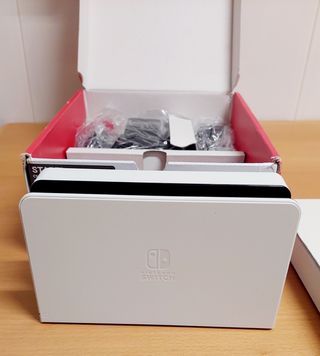 Nintendo Switch OLED Bianca e Nera