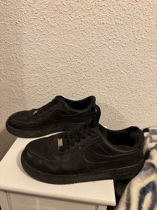 Nike Air Force 1 Negras