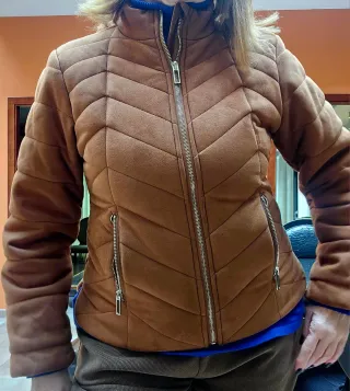 Chaqueta acolchada efecto ante