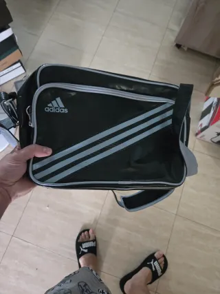 Bolso Adidas Negro y Gris