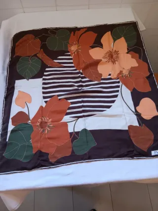 Splendido foulard seta vintage Pierre Cardin