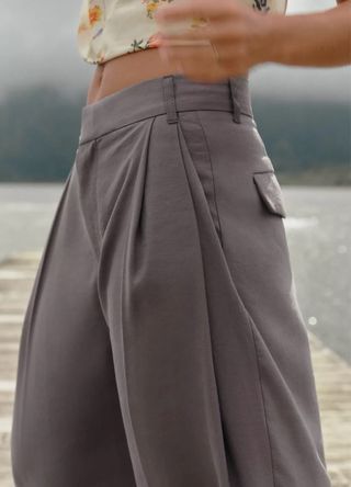 Pantalón Zara doble pliegue gris