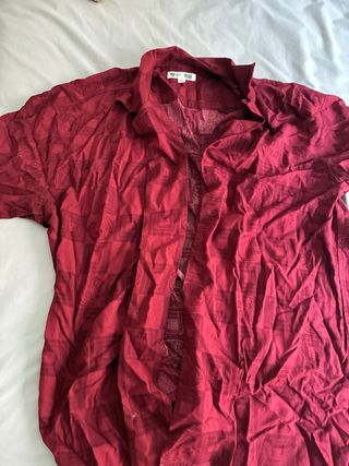 Camisa Uniqlo Roja Estampada