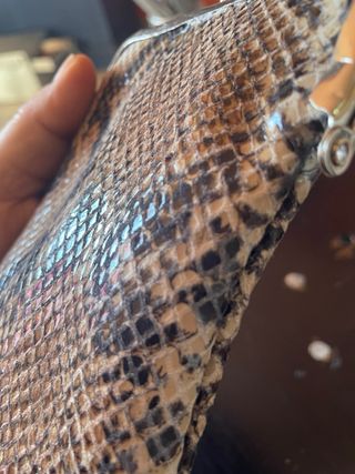 Monedero cigarrarrera animal print serpiente.