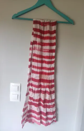 Fular juvenil Diesel rayas rojas y blancas