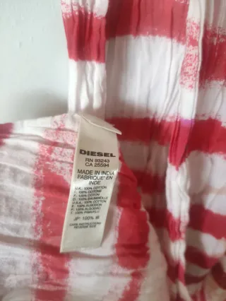 Fular juvenil Diesel rayas rojas y blancas