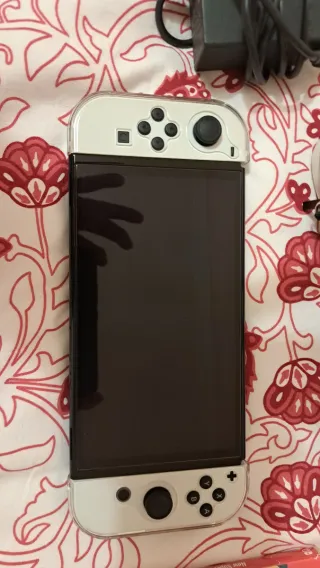 Nintendo Switch OLED Bianca e Nera