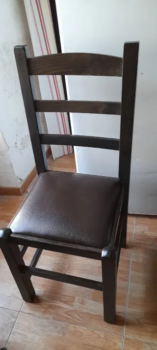 Sillas de madera maciza