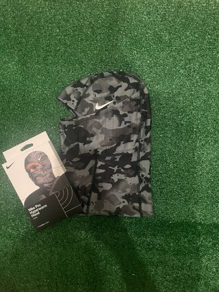 Pasamontañas Nike Sky Mask Grey – Hood Therma-FIT